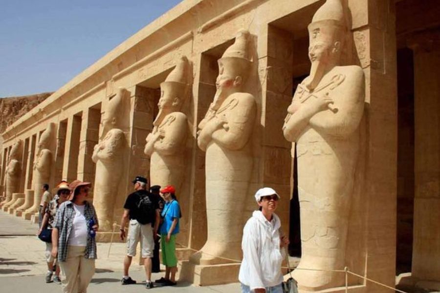Luxor Private Tour : West Bank – Valley of Kings, Valley Of The Queens, Hatshepsut & Colossi of Memnon
